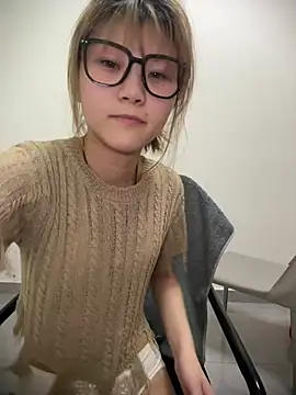 Rocket-Girl Live Web Cam Show