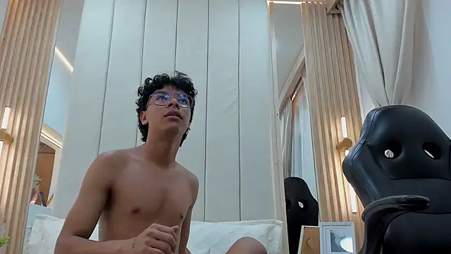 adams_bobby (M twink) - Cum show 🍆🔥