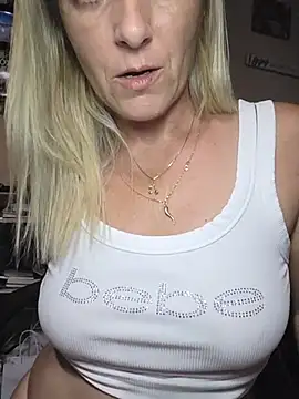 NikkiBlisss webcam