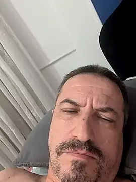 MisterFaithRO live cam on StripChat