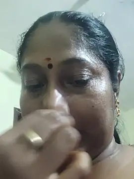 yamini1431 live cam on StripChat
