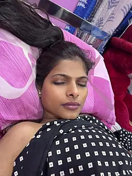 SUZY_QUEEN01 webcam