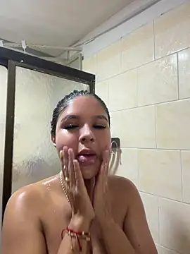 Elara_Luxe webcam