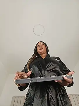 MadameEbony webcam