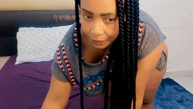 GiantBootyMilf webcam