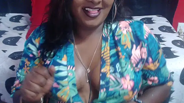 INDIANSIN2 live cam on StripChat