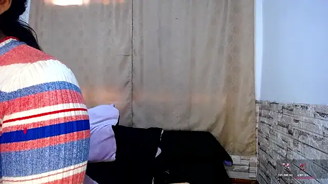 Bicky_25 live cam on StripChat