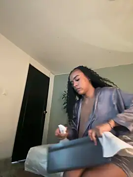 YariRose webcam
