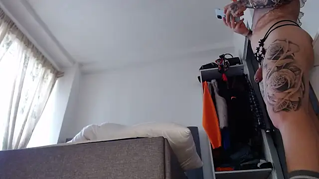 saara_johnson496 webcam