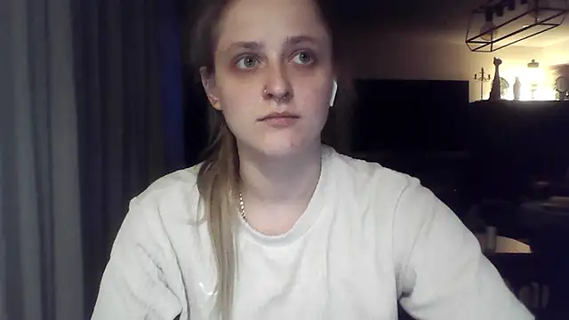 LeaWetGirl webcam