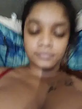 Indianqueen03 live cam on StripChat