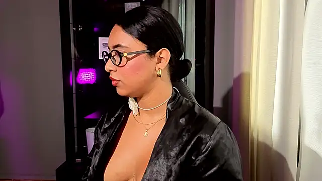 MavyStarr webcam