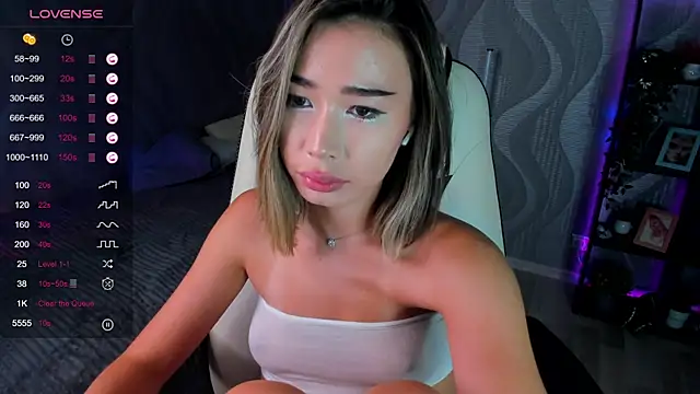 sensualily live cam on StripChat