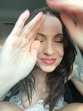 BeautifulMesss live webcam show