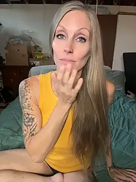 ItsDanniG webcam
