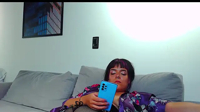 purple_em69 webcam
