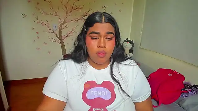 NayaraHinny webcam
