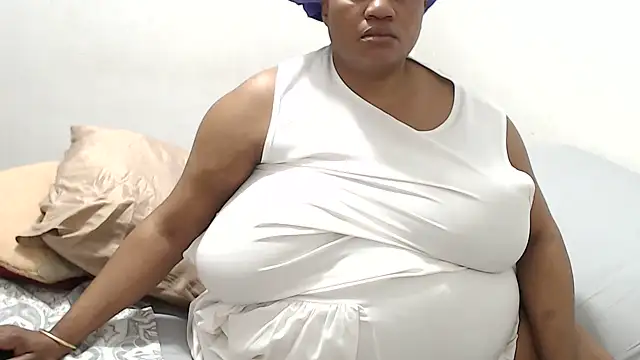 Bustyslave48 webcam