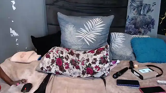 QUEENASHxXx webcam