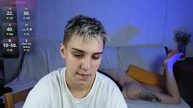 LuxuryLoverss webcam