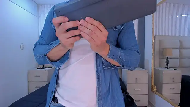Izui_Pierce webcam