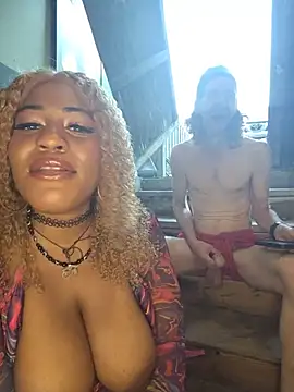 AmazonianMistress webcam