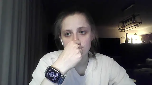 LeaWetGirl webcam