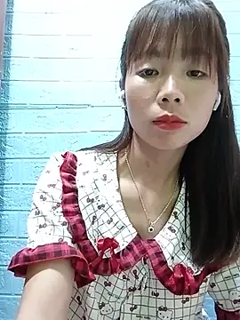 AmyLinee01 live cam on StripChat