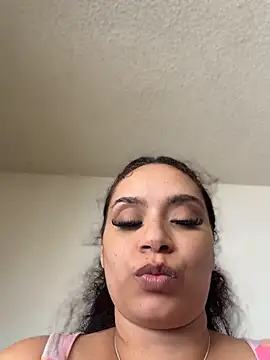 CarmelaAnthony live cam on StripChat