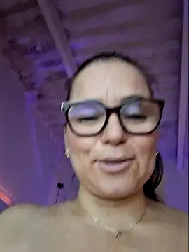 MariaPau_83 live cam on StripChat