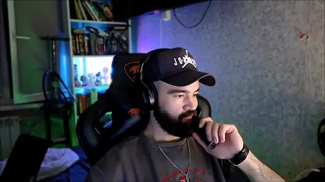 _Serious_Man webcam