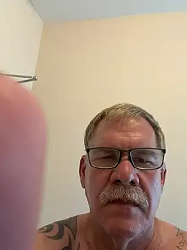 Caesar_Baxter webcam