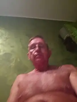 Robotnikm live cam on StripChat