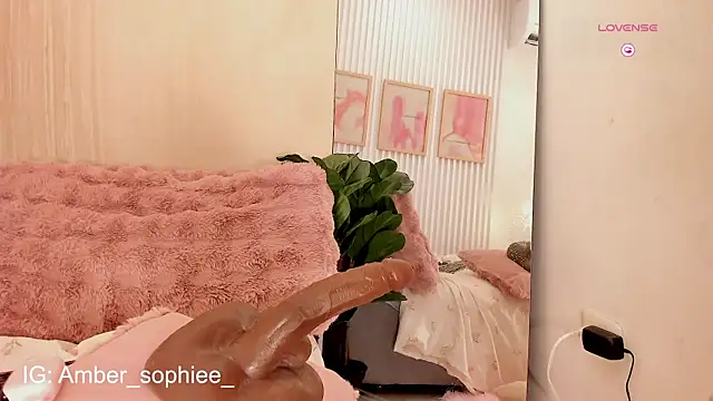 Amber_sophie live cam on StripChat