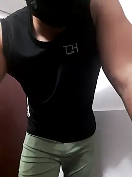 Guyinformal live cam on StripChat