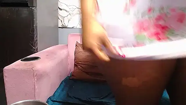 Goddessberry live cam on StripChat