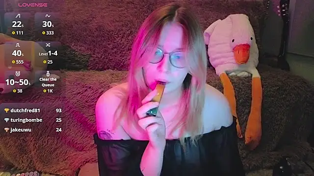 LeahBay webcam
