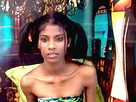IndianSilkySpice live cam on StripChat