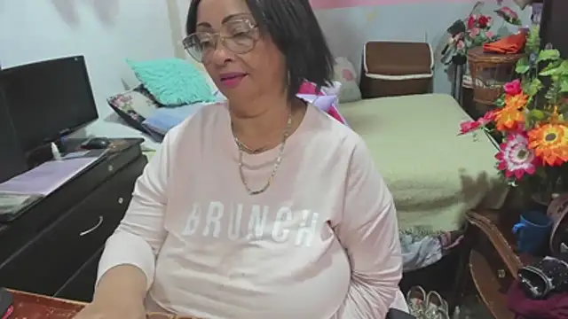 Mrs_mommy_ webcam