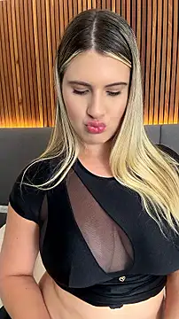 EmiilyAdams_ webcam