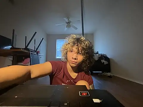 Creolegirl19 webcam