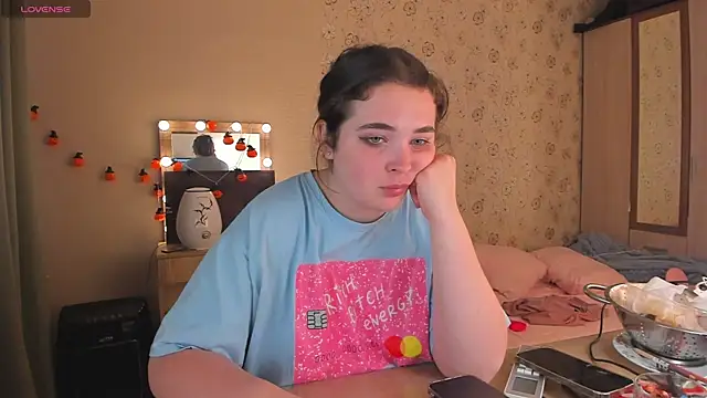 Alice_next_door webcam