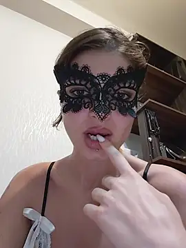 Mia_Cannon webcam