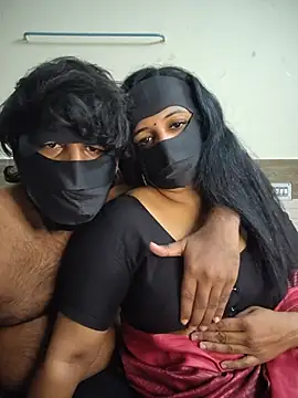 Fantacycouples live cam on StripChat