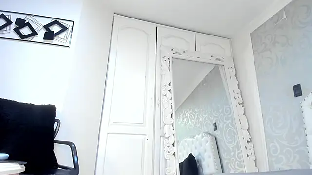 LilithBoneth webcam