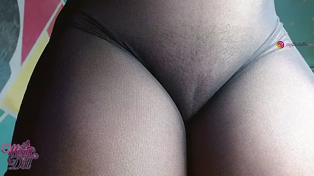 mysticdooll69 (F young) - Completely naked