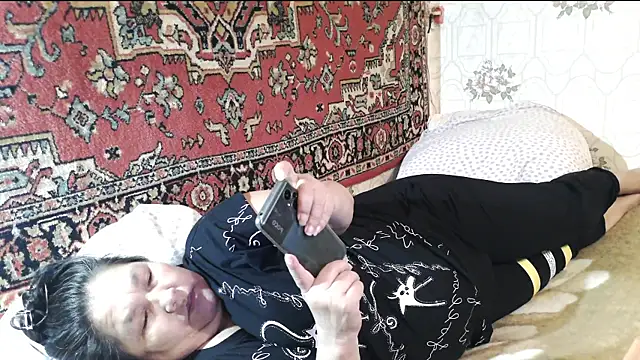 Zulfiya_Bruce live cam on StripChat