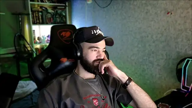 _Serious_Man webcam