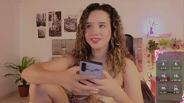 emilyrouxe live cam on StripChat