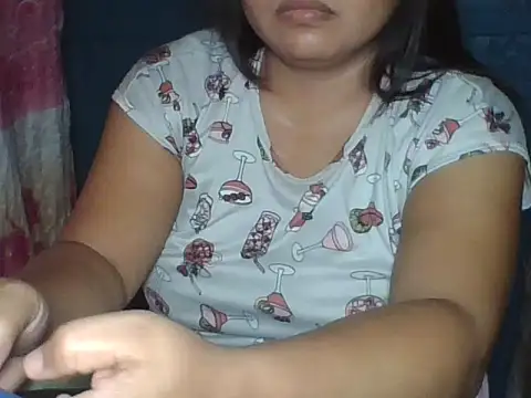 MommyKaye30 live cam on StripChat